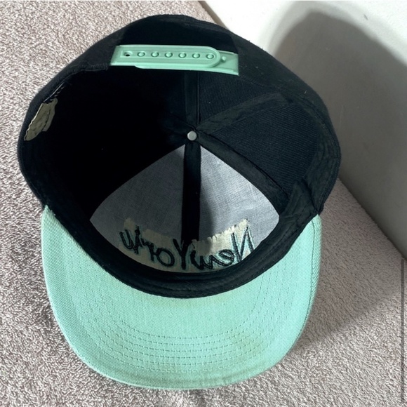 5/$25 Vintage Uh Snap Back Black Teal New York Snap Back Hat - Picture 7 of 11